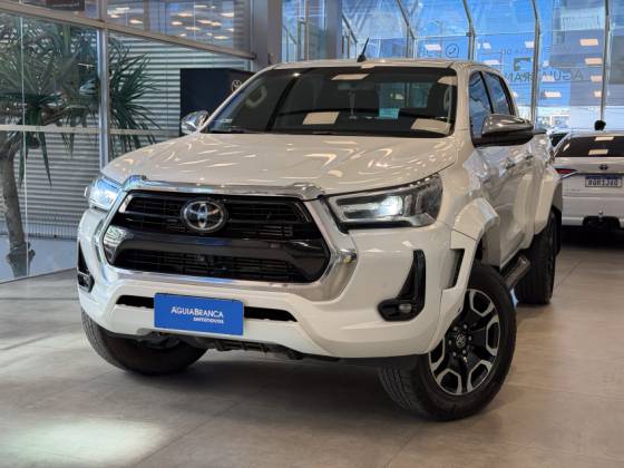 TOYOTA HILUX 2.8 D-4D TURBO DIESEL CD SRX PLUS 4X4 AUTOMÁTICO